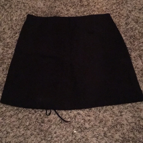 Black lace up skirt - Picture 3 of 3